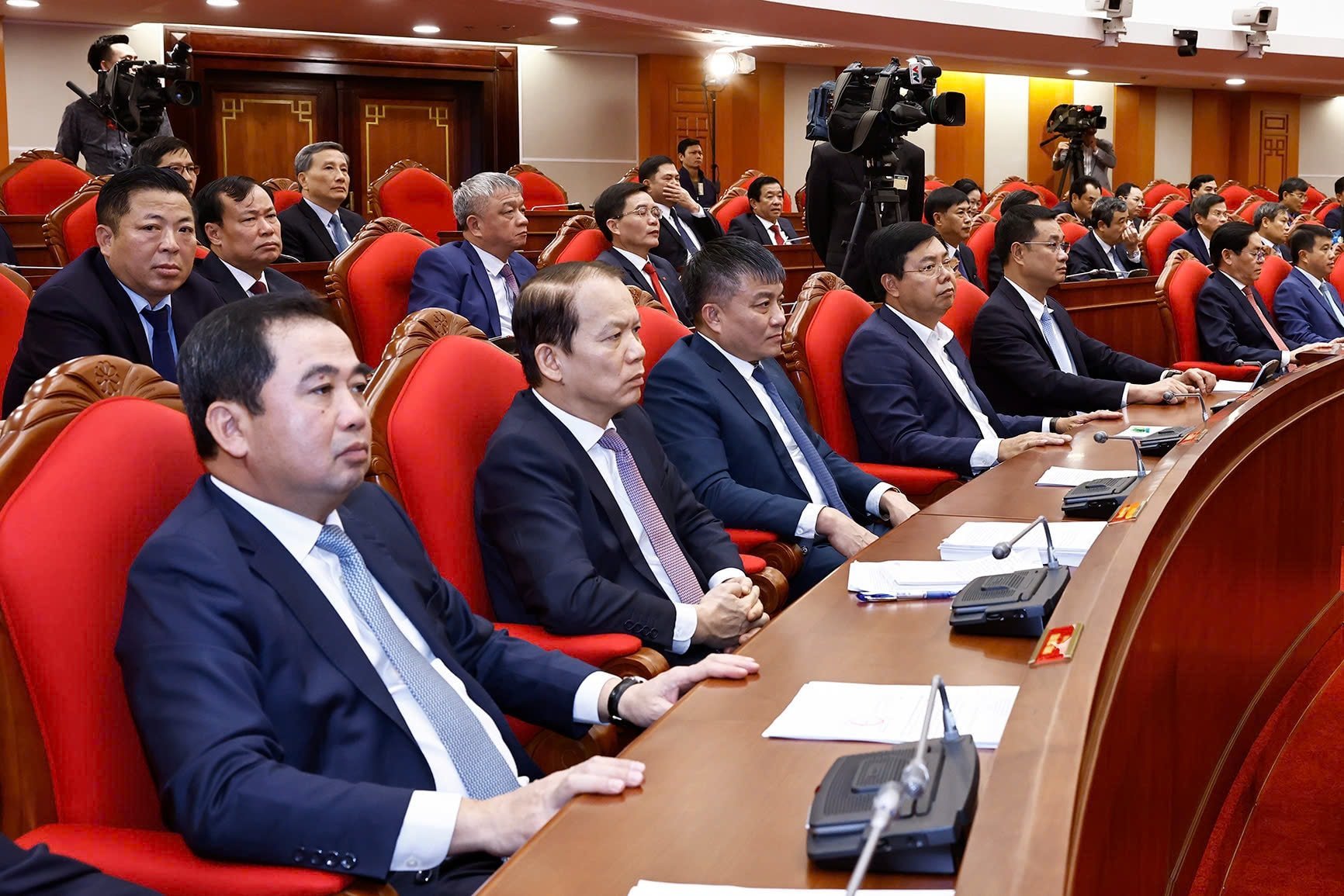 Comrade Tran Duc Thang, Member of the Party Central Committee, Secretary of Hai Duong Provincial Party Committee and delegates attended the closing session