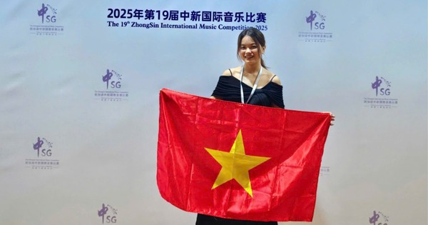 Female student with IELTS 8.0 wins first prize at ZhongSin International Music Competition