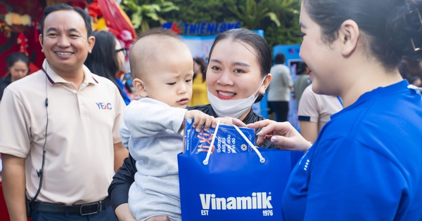 Vinamilk ផ្តល់អំណោយរាប់ពាន់ដល់កុមារ និងកម្មករ មុនចូលឆ្នាំពស់