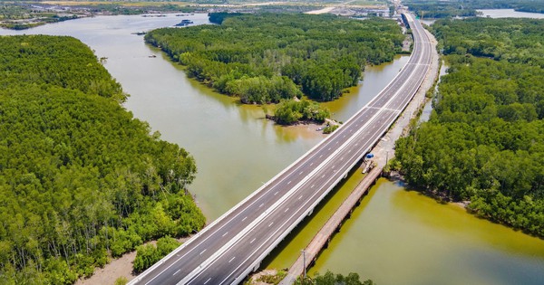 Ajustement du délai d'achèvement de l'autoroute Ben Luc