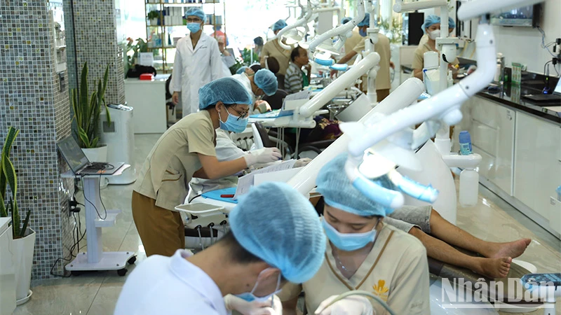 The first dental branch in the country to receive the "Golden Star of Vietnam" Award