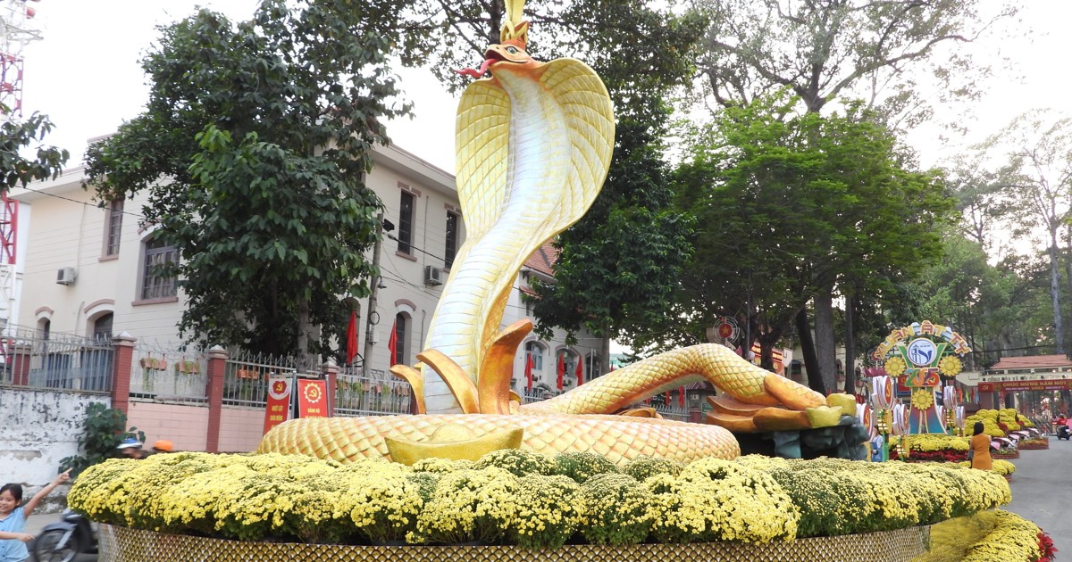 See the snake mascots of At Ty 2025 in Binh Duong