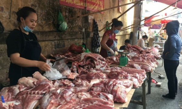 តម្លៃសាច់ជ្រូកនិងក្រូច 'រាំ' ថ្ងៃទី 28 នៃ Tet