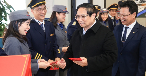 El primer ministro inspecciona las obras de transporte y desea un Año Nuevo temprano al personal ferroviario