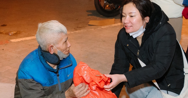 Über 100 Tet-Geschenke an Obdachlose und Waisenkinder verteilen