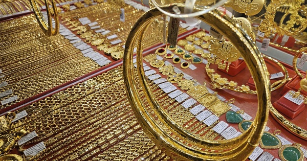 លោត​យ៉ាង​ខ្លាំង​ពេល​ទ្វារ​បើក