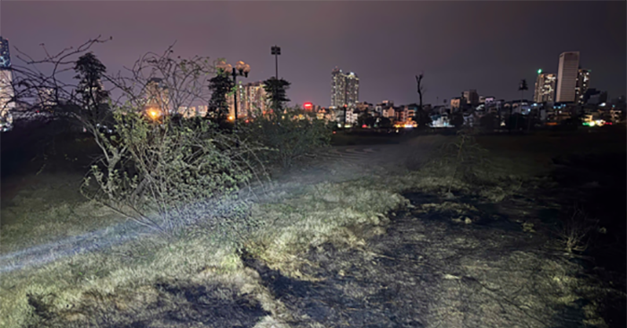 Hanoi: Pyrotechnic drone crashes into vacant lot, sets dry grass on fire