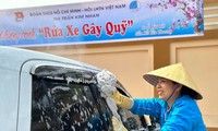 Thanh niên rửa xe, thu trăm triệu đồng gây quỹ từ thiện dịp Tết