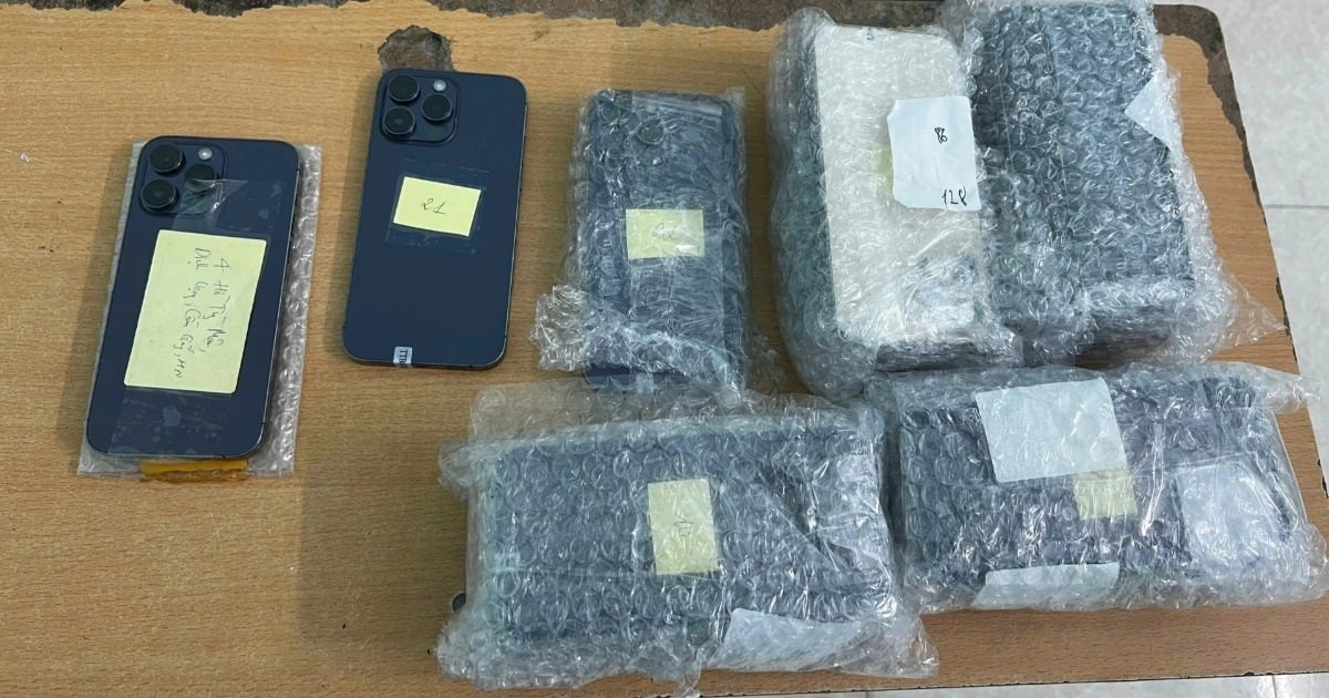 ハノイで運送業者がiPhone32台を詰めた荷物を盗む