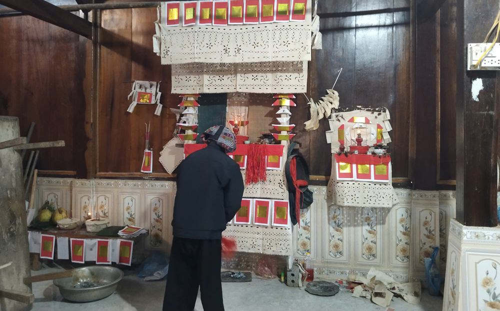 Altar del Tet del pueblo Hmong.