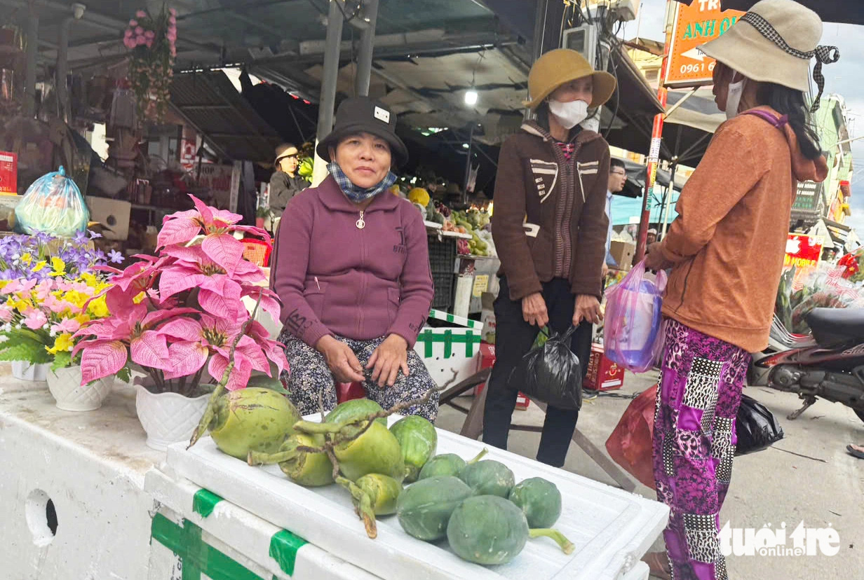 Họp chợ đông vui buổi chiều, thương nhớ chợ quê ngày cận Tết - Ảnh 10.