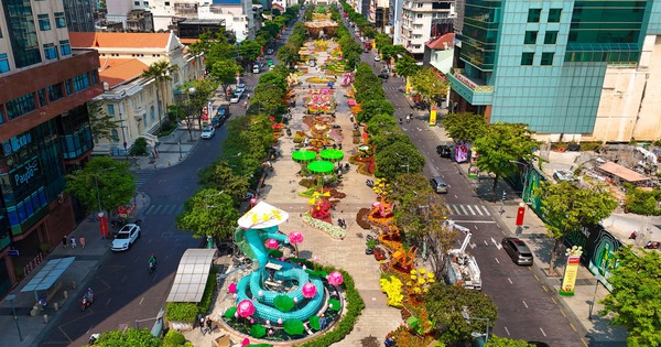 Lugares de estacionamiento alrededor de Nguyen Hue Flower Street, la gente necesita saber