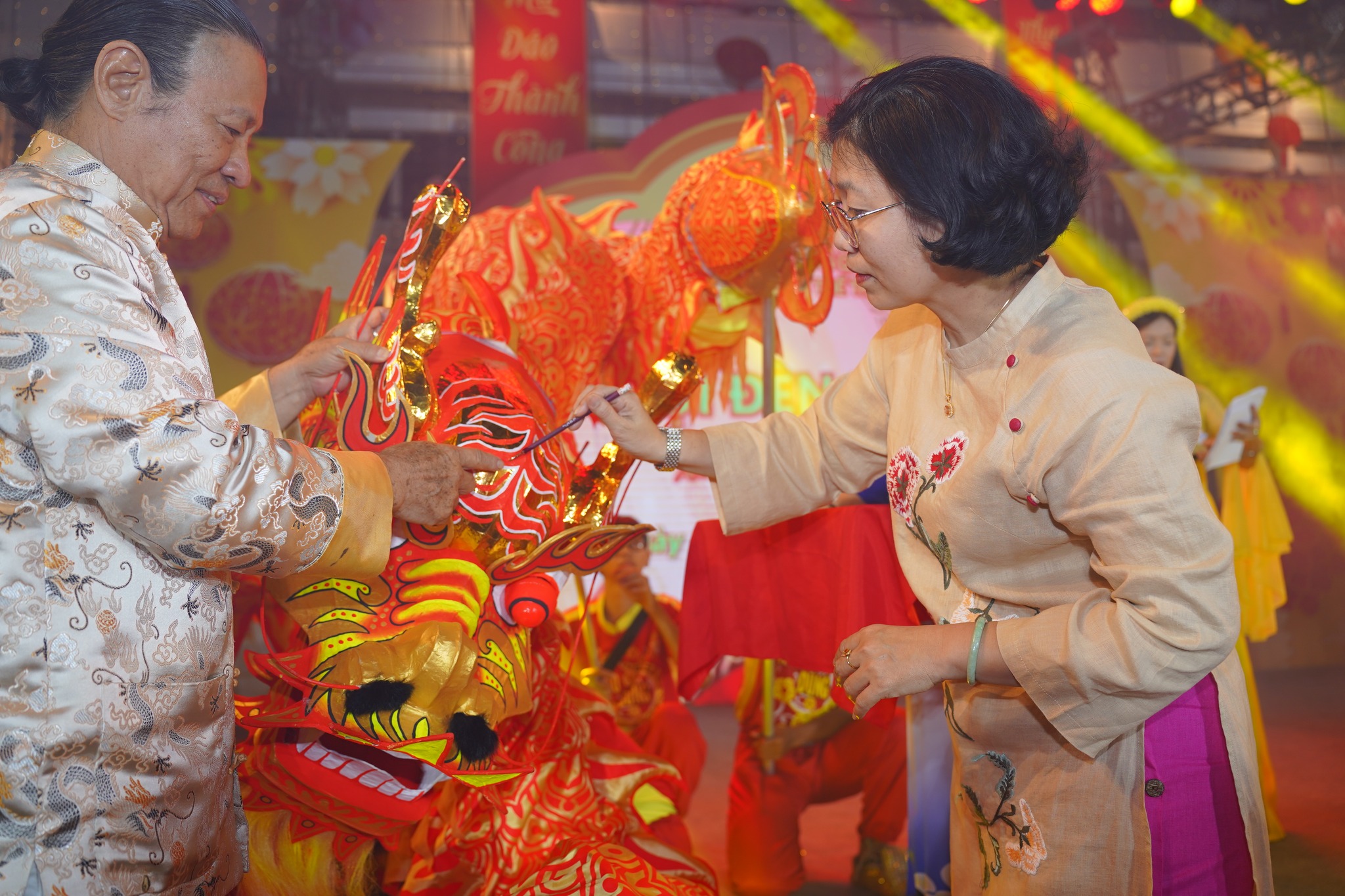 Lung linh Hội đèn hoa Xuân Ất Tỵ  - Ảnh 7.