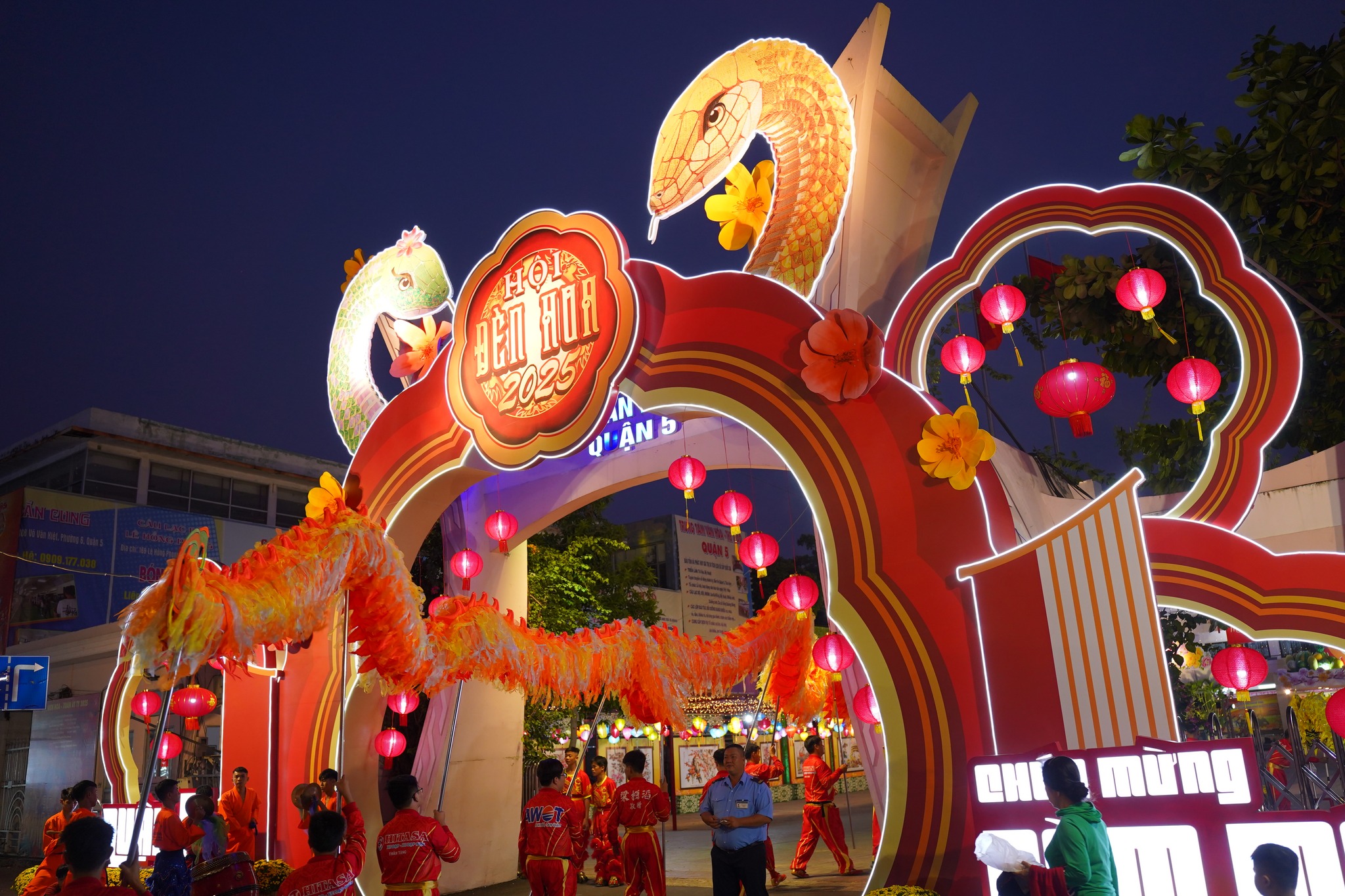 Lung linh Hội đèn hoa Xuân Ất Tỵ  - Ảnh 9.