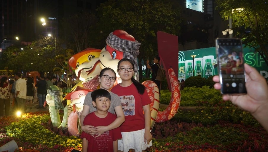 Opening of Nguyen Hue flower street, Tet holiday, 2025, photo 2