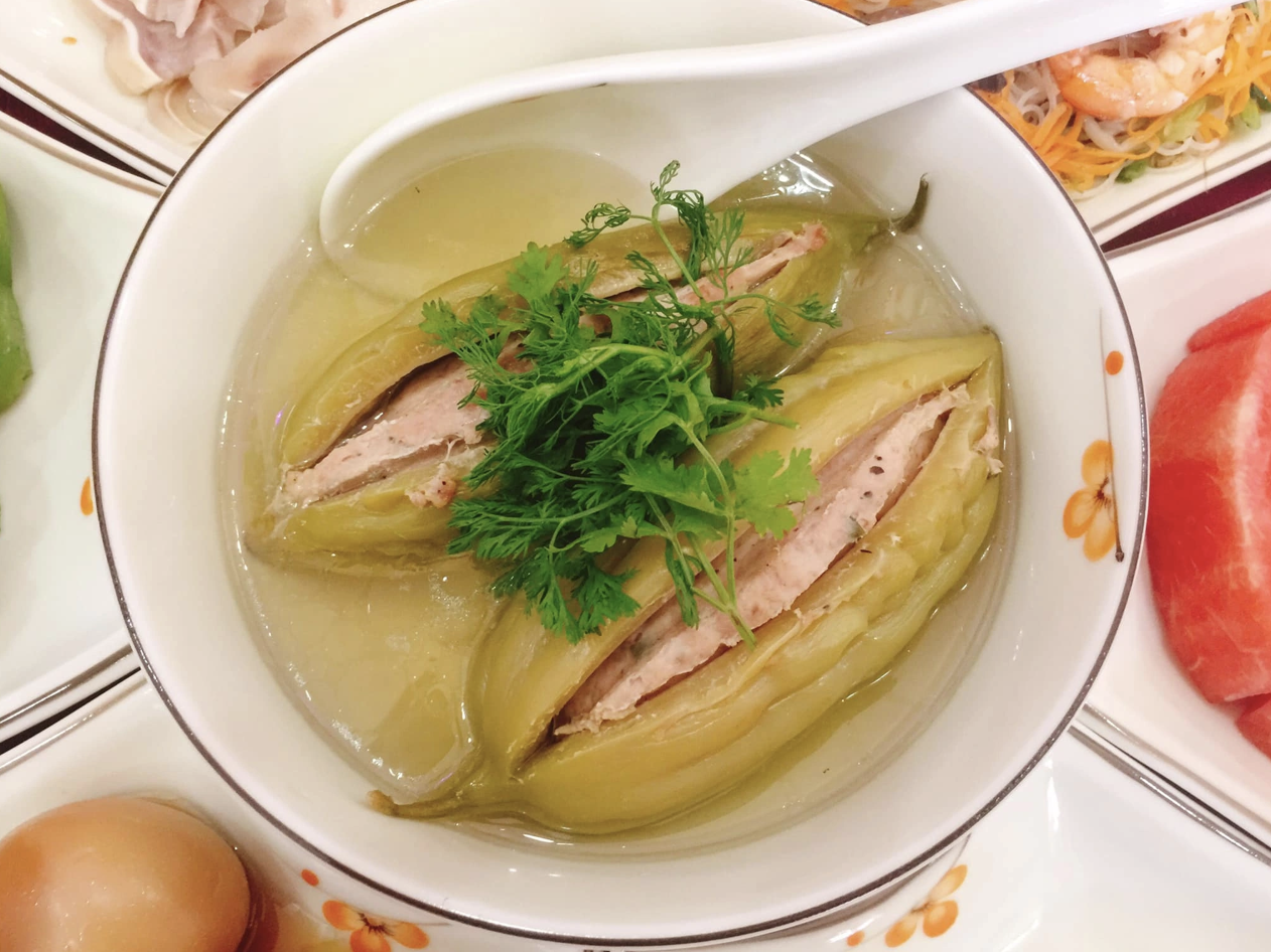 On the 30th of Tet, the New Year's Eve meal smells of bitter melon soup, why?