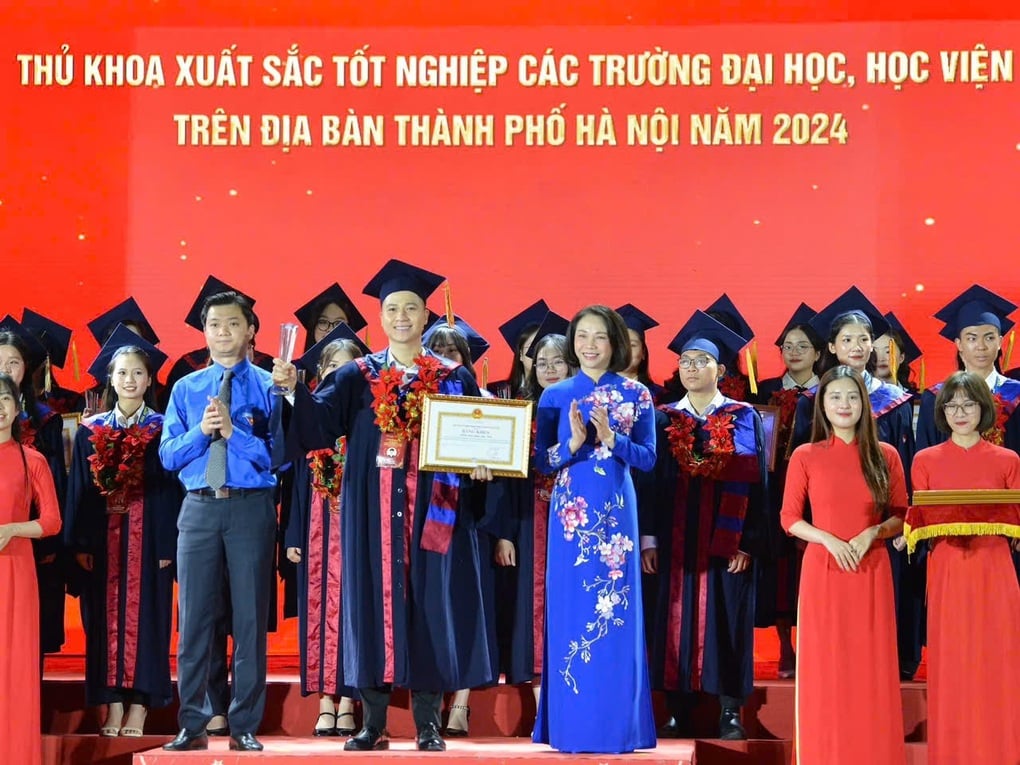 Trải nghiệm ngày Tết hai miền của thủ khoa tốt nghiệp đại học ở tuổi 35 - 1