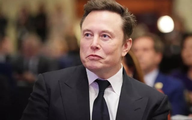 French Prime Minister criticizes billionaire Elon Musk for threatening democracy