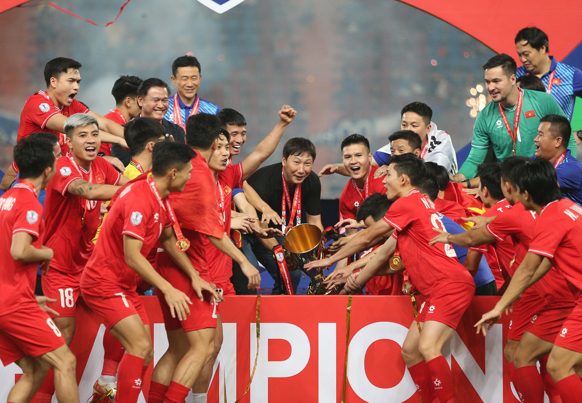 용의 해 베트남 축구: 실망에서 ASEAN 컵 챔피언까지