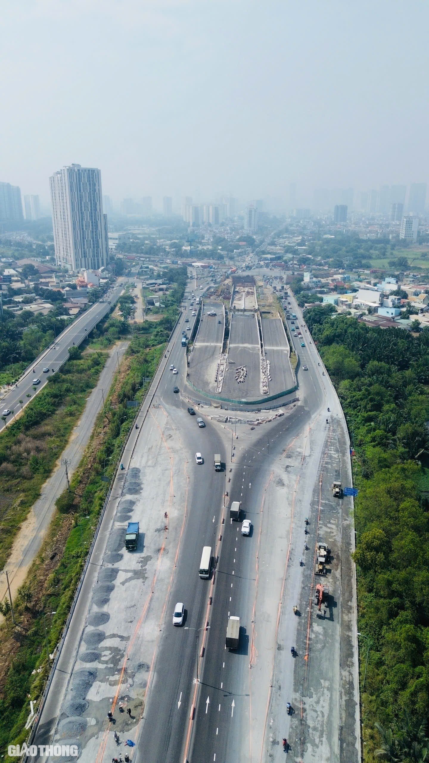 Nút giao An Phú tăng tốc thi công xuyên Tết, thông xe toàn bộ trong năm 2025- Ảnh 14.