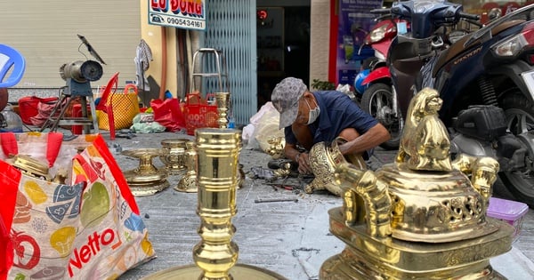 Bronze polishing profession "reigns" during Tet