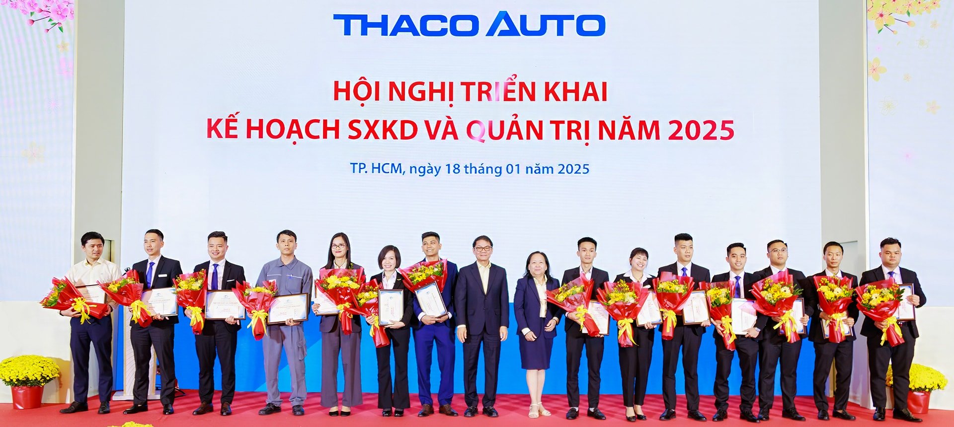 THACO AUTO จัดประชุมหารือแผนการผลิต ธุรกิจ และการบริหารจัดการปี 2568