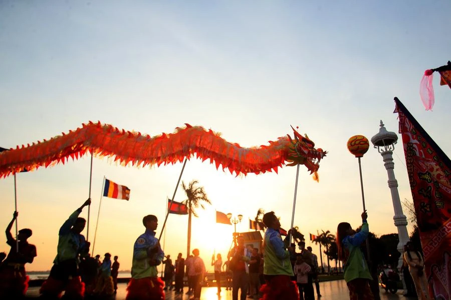 [Photo] Exciting Lunar New Year 2025 celebrations in many places around the world photo 5