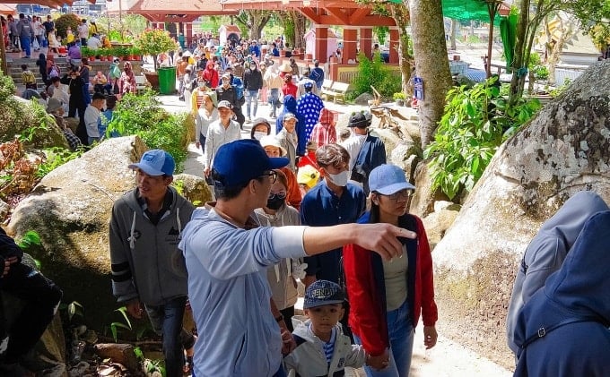ភ្នំ-cam.jpg