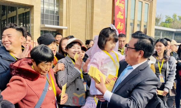 Mong Cai International Border Gate welcomes over 12,000 people entering the country on the first day of Lunar New Year