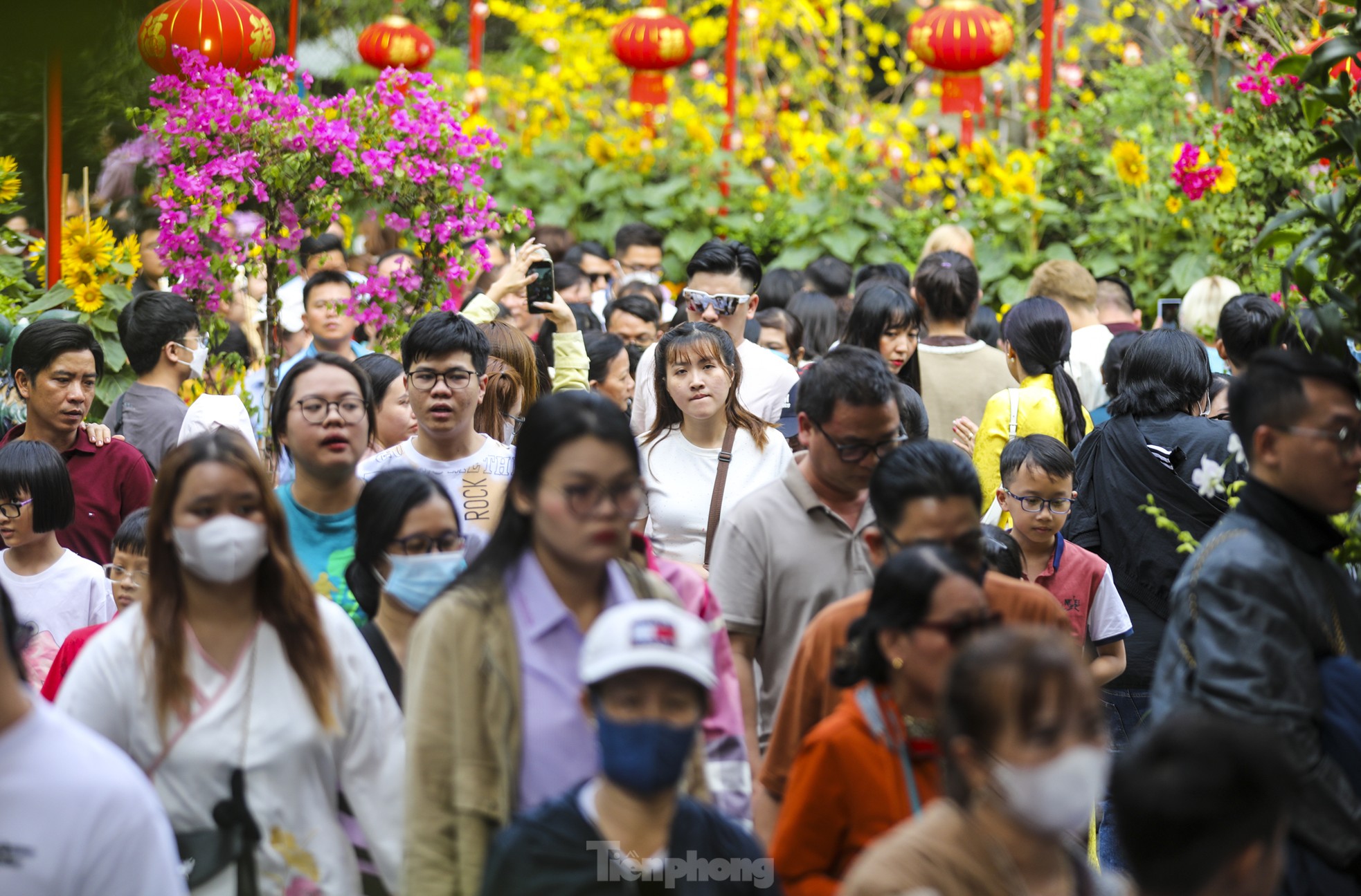 Chen nhau dâng lễ, rót dầu vía Ngọc hoàng ngày đầu năm ảnh 18