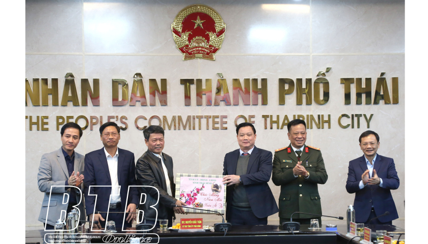 Camarade Nguyen Khac Than, secrétaire provincial du Parti : Visite, souhaits de bonne année et inspection des préparatifs du Nouvel An lunaire 2025 dans la ville de Thai Binh