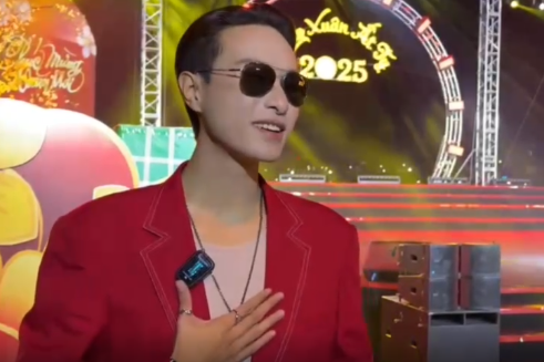 Vietnamese music idol Ha An Huy proudly returns to his hometown Hai Duong to perform for the first time