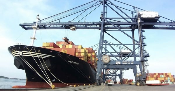 Busy seaport welcoming ships during Tet