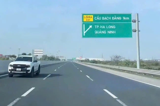 Người phụ nữ điều khiển ôtô chạy ngược chiều trên cao tốc ở làn 120 km/giờ- Ảnh 1.