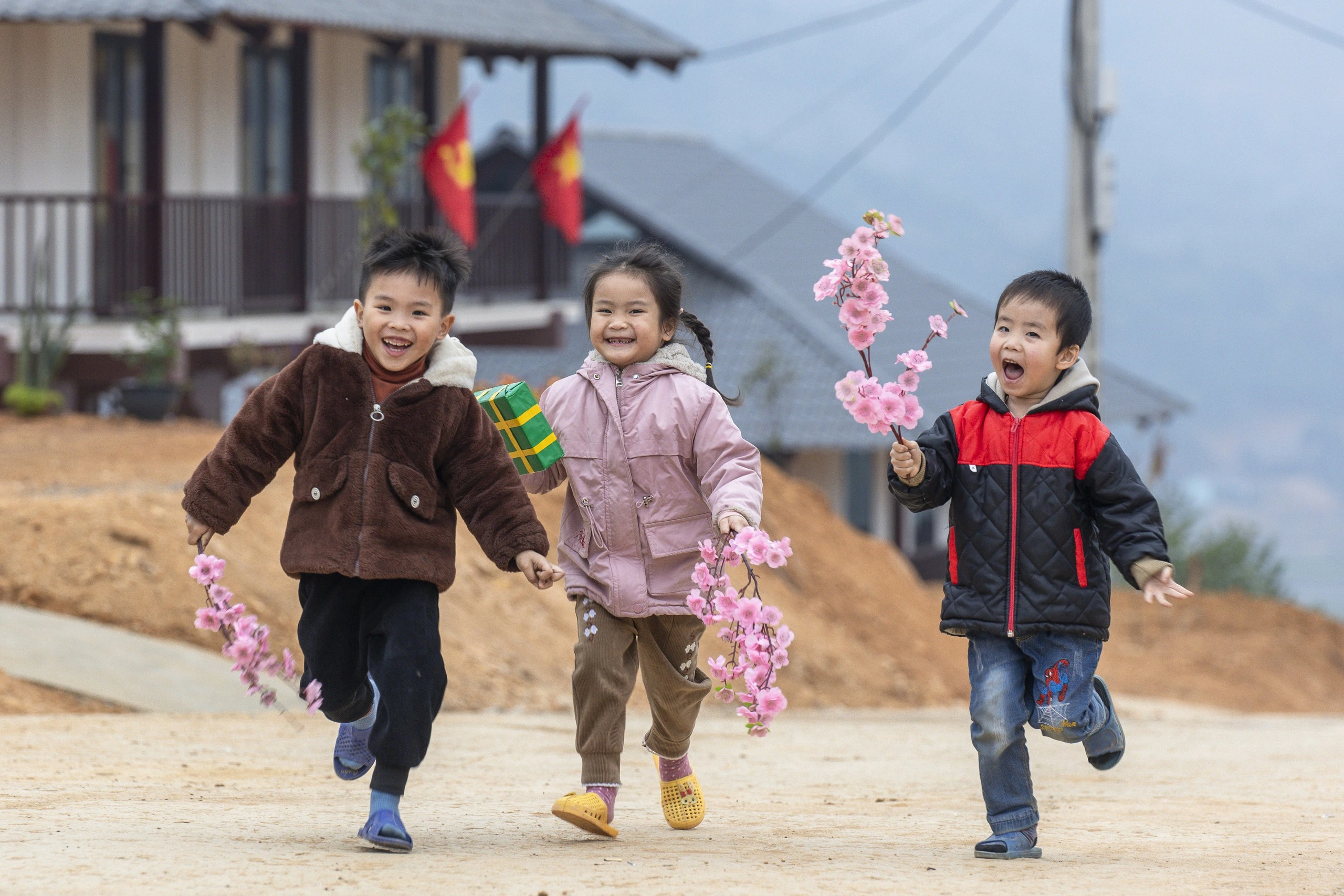 Tết đầu tiên trên đất mới của người dân Làng Nủ