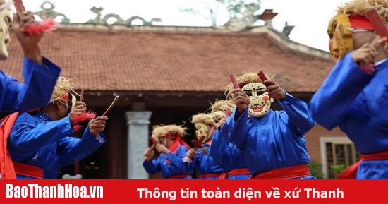 Spring Day, watch the Xuan Pha play of Thanh people