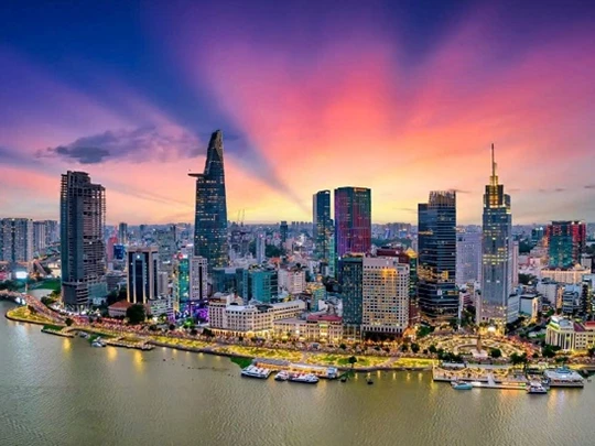 Vietnam's Economy 2025: Continuing Growth but Facing Many Obstacles