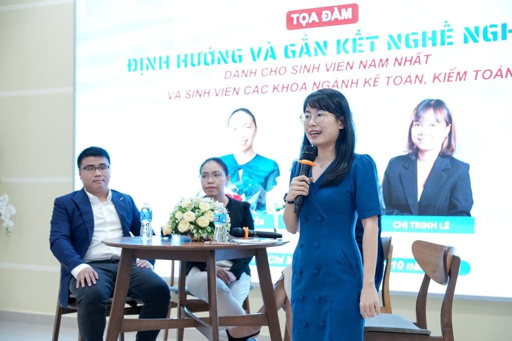 Chọn ngành kế toán tại UEF, đón cơ hội nhận học bổng trước 31/5 - 3