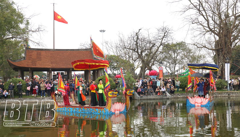 Towards Keo Pagoda Spring Festival