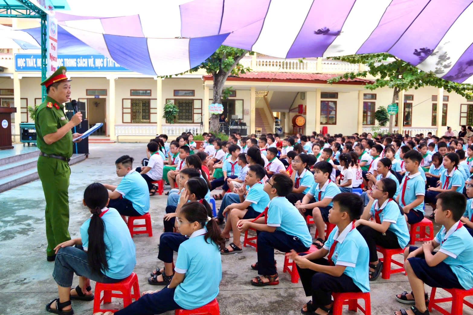 ចុចលើរូបភាពដើម្បីពង្រីក។