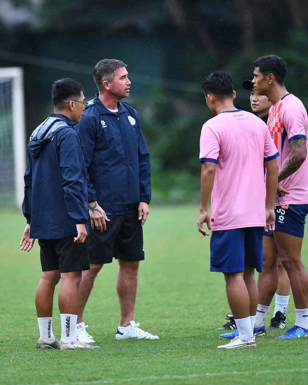 HLV Harry Kewell không muốn bị V-League ‘quật ngã’, cấp thượng tầng Hà Nội FC kỳ vọng lớn- Ảnh 2.