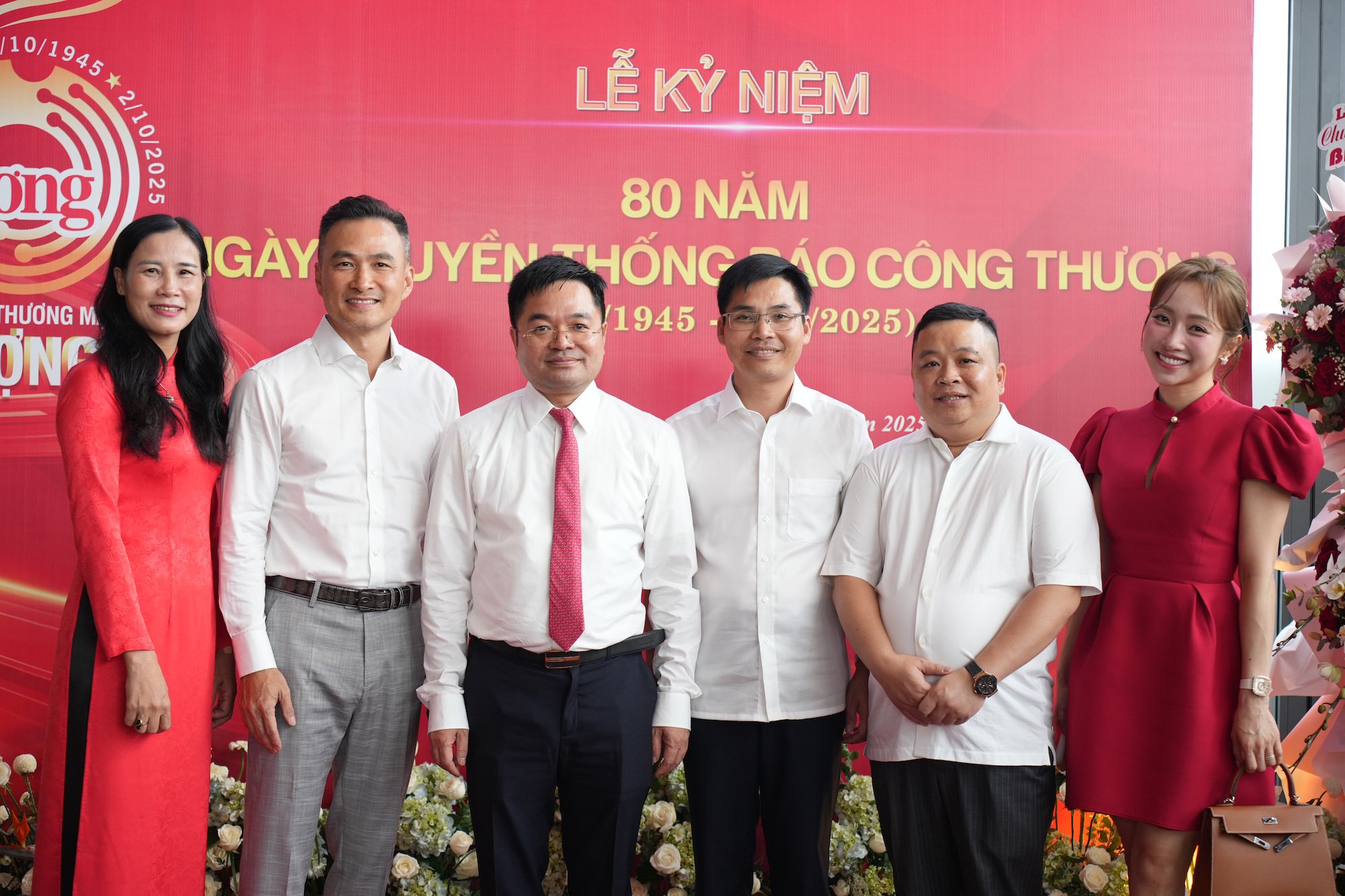 កាសែត Cong Thuong បានប្រារព្ធពិធីរំលឹកខួបលើកទី 80 នៃទិវាប្រពៃណីនៅទីក្រុងហូជីមិញ - 9