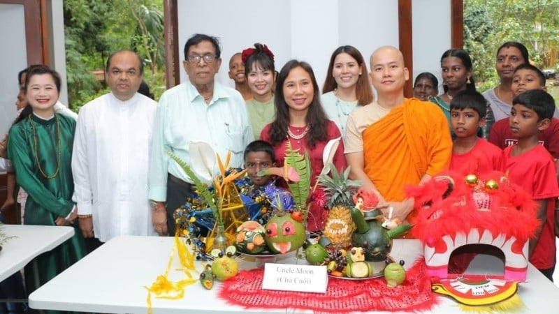 ពិធីបុណ្យពាក់កណ្តាលសរទរដូវវៀតណាមបានក្លាយជាការចងចាំដែលមិនអាចបំភ្លេចបានសម្រាប់កុមារស្រីលង្កា។ (រូបថត៖ ស្ថានទូតវៀតណាមប្រចាំនៅស្រីលង្កា)