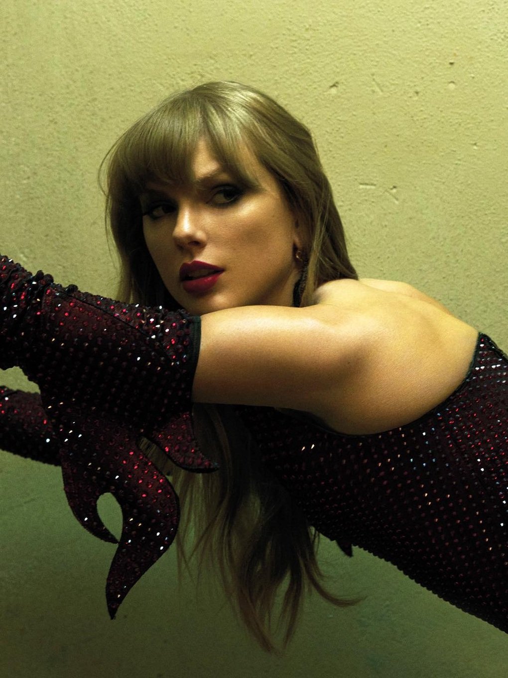 Album mới bị chấm điểm thấp nhưng Taylor Swift vẫn bỏ túi 46 triệu USD - 1