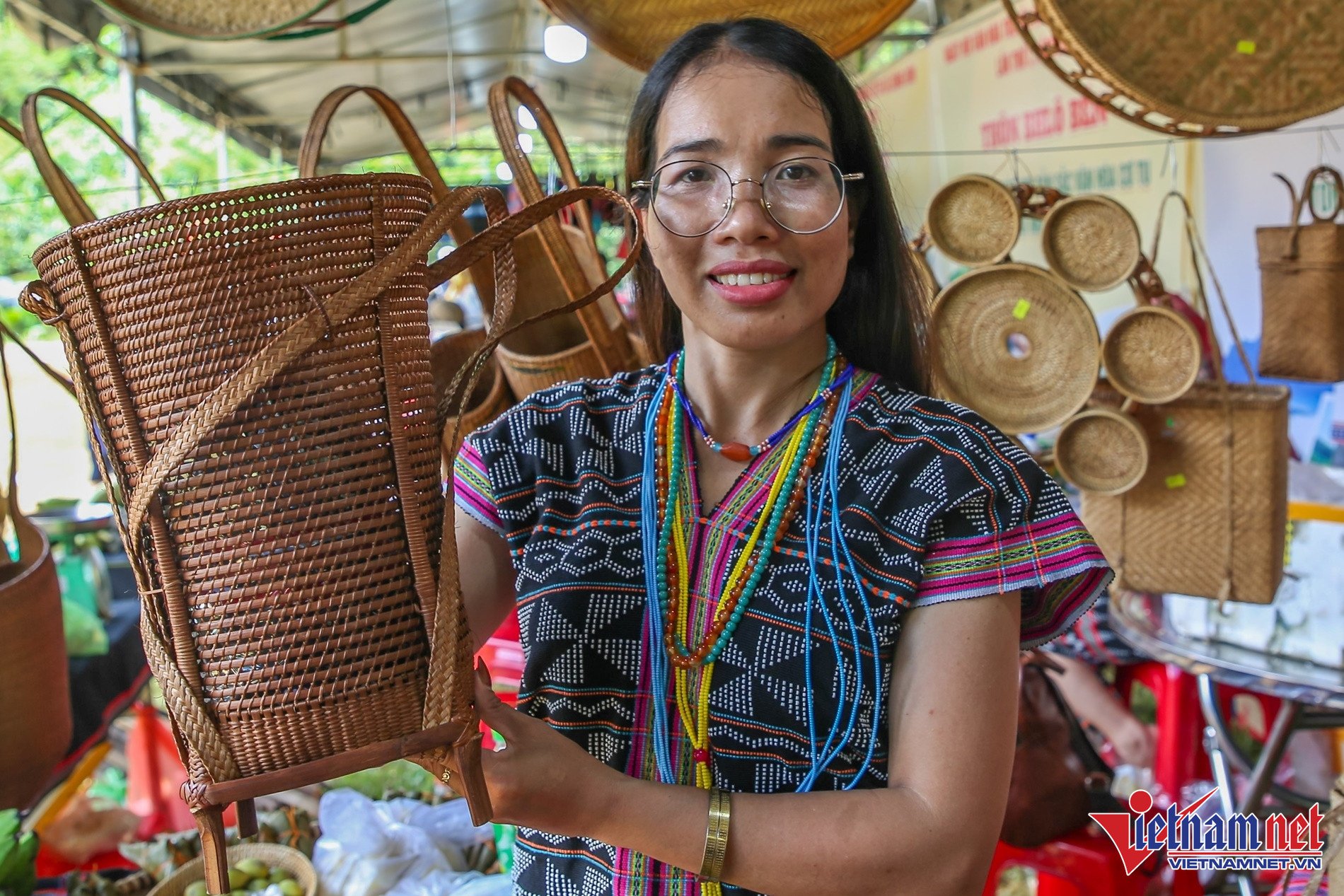 8X Cơ Tu biến Bhơ Hôồng thành 'làng cổ tích' giữa đại ngàn