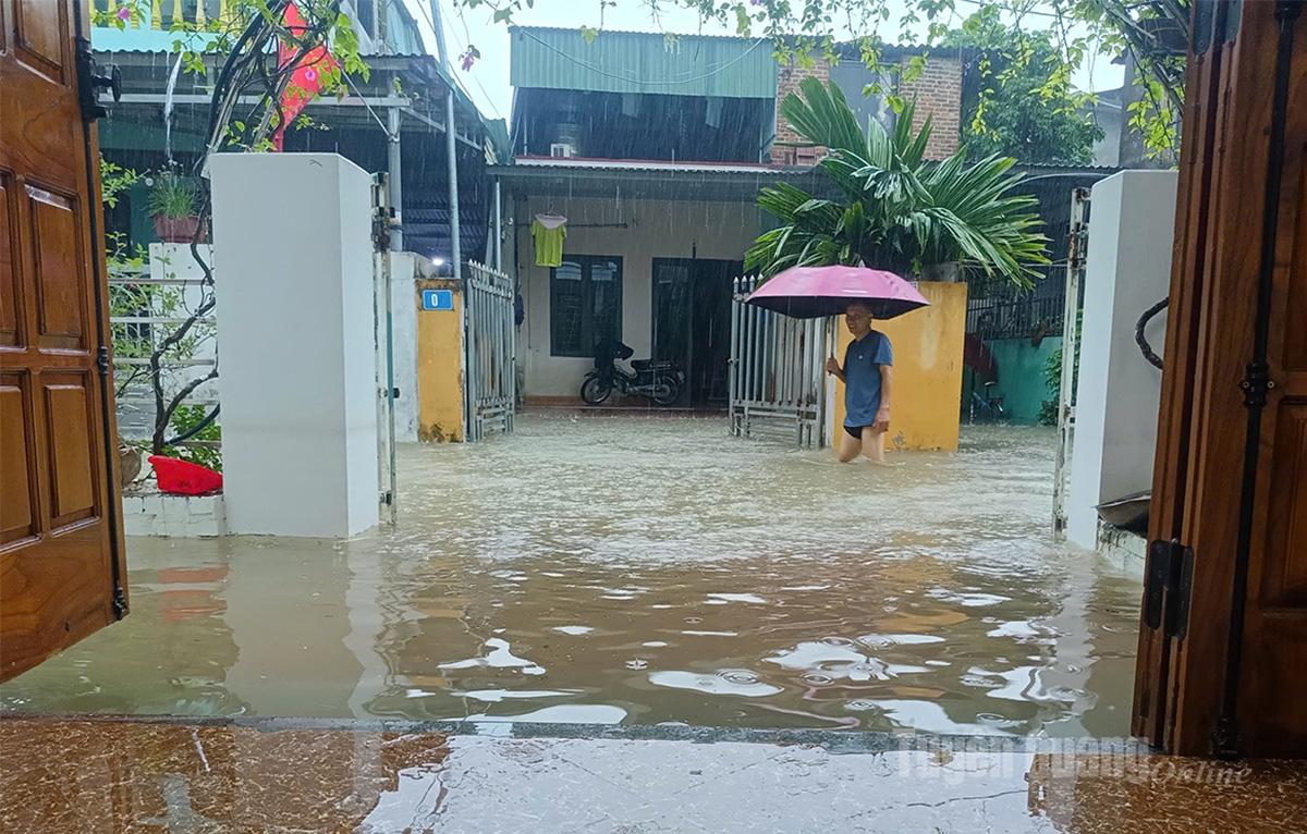 ミンスアン区の多くの地域が深刻な洪水に見舞われた。