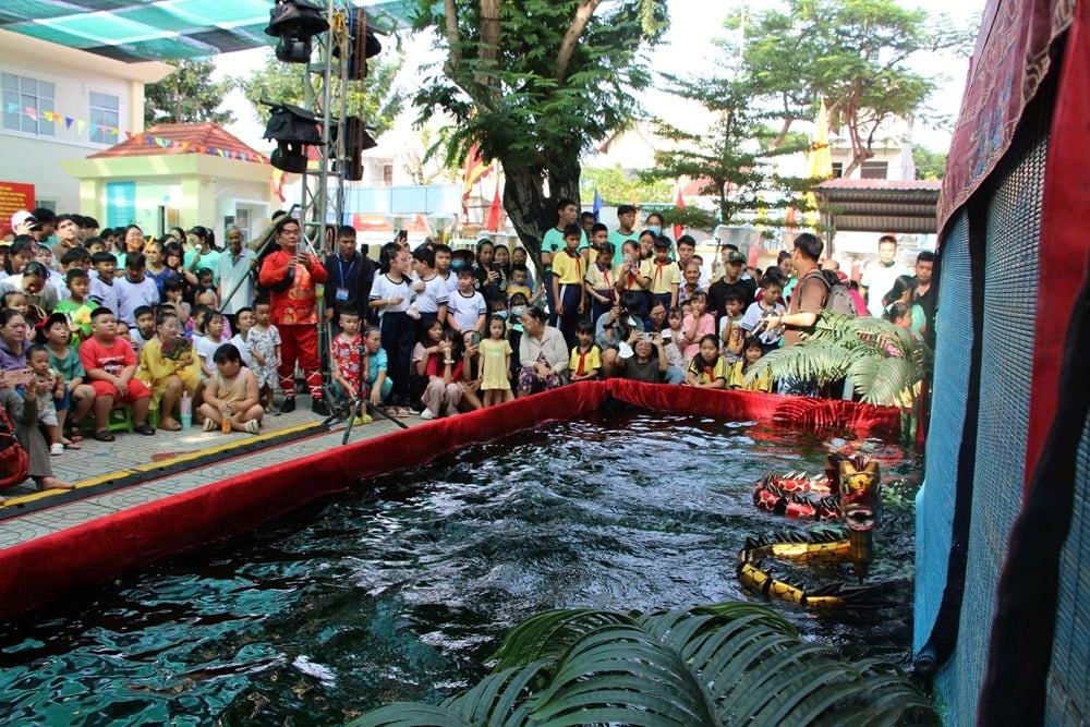 Kota Ho Chi Minh: Banyak kegiatan menarik dan unik di Festival Nghinh Ong - Can Gio 2025 - foto 6