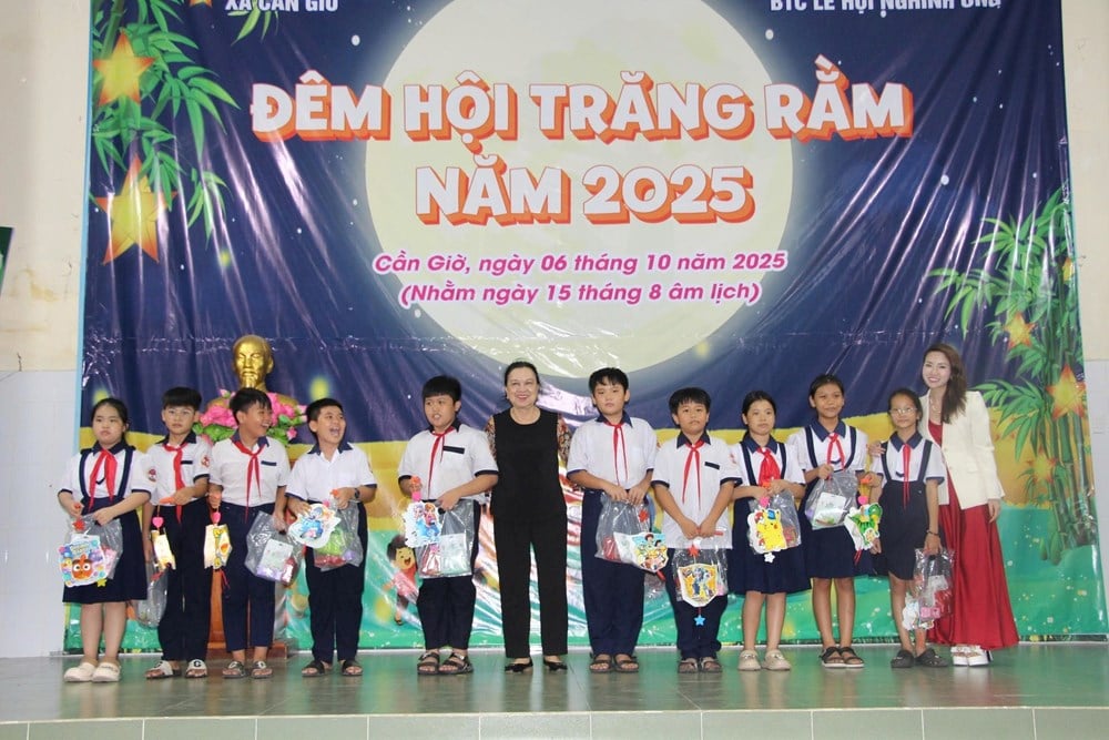 Kota Ho Chi Minh: Banyak kegiatan menarik dan unik di Festival Nghinh Ong - Can Gio 2025 - foto 8