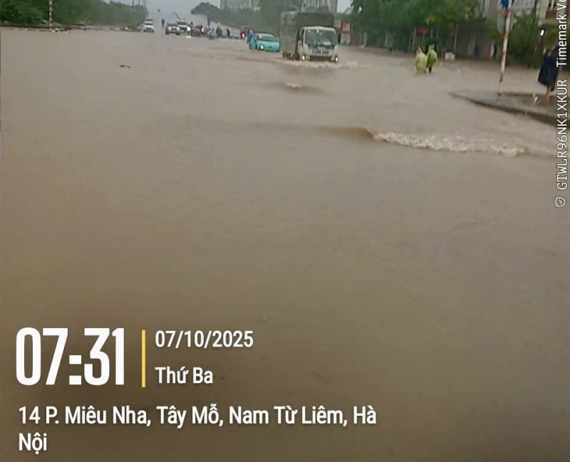 Hanoi: Flood warning at 90 locations, operating many pumping stations to support urban drainage -0