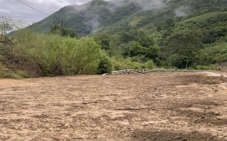 ách tắc - Ảnh 3.